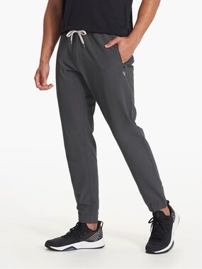 Vuori Transit Jogger in Charcoal
